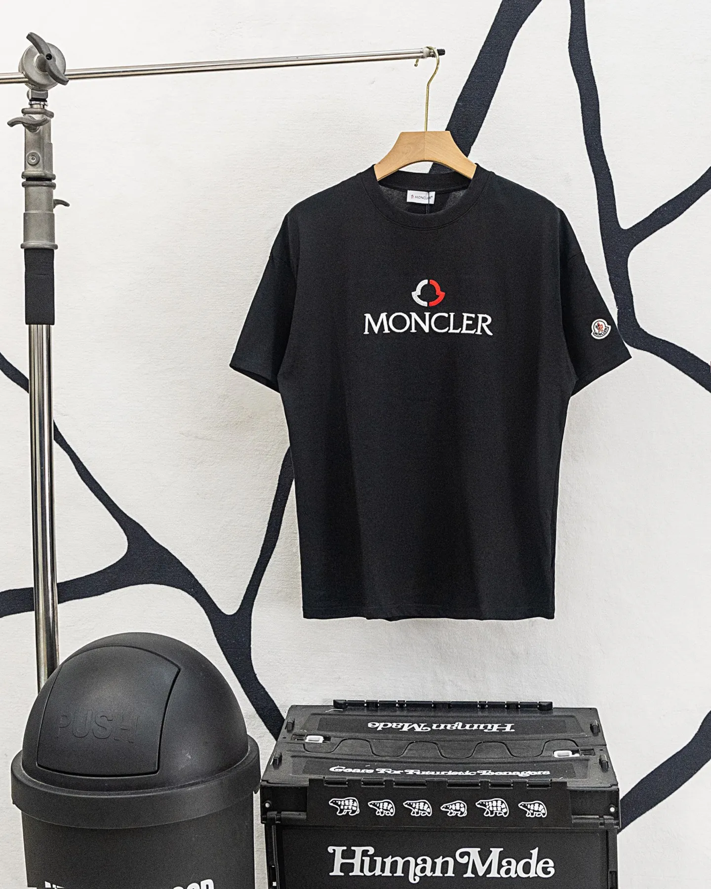 ：A 24 MONCLER LOGO 🪡 Logo ， Retro Same Style T 260 Versatile : Black White Size：XS~L